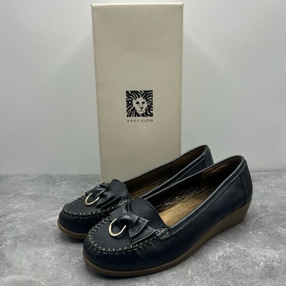 NWB Anne Klein Navy Blue Pebbled Leather Loafer Size 7.5 M Wedge Slip On - Picture 1 of 16